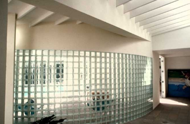 现代风格大户型玻璃砖隔断装修设计图