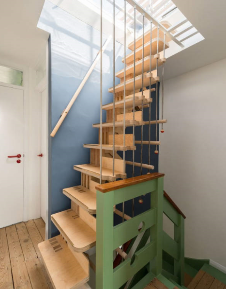 现代创意楼梯装修设计图